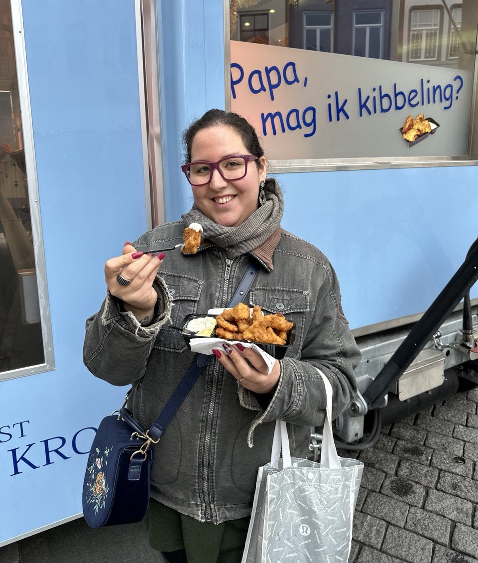 Soreh eating kibbling in Den Bosch, The Netherlands